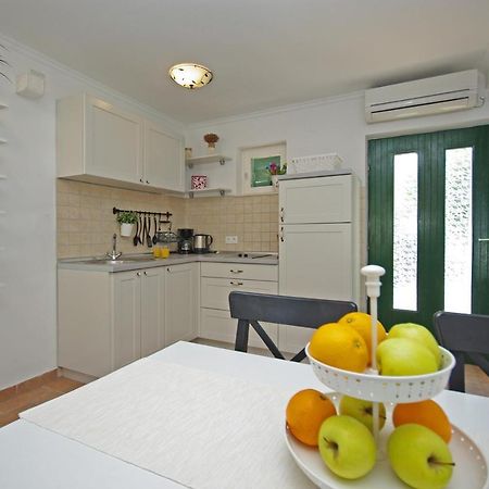 Appartement Steinhaus Dalmatien à Podaca Extérieur photo