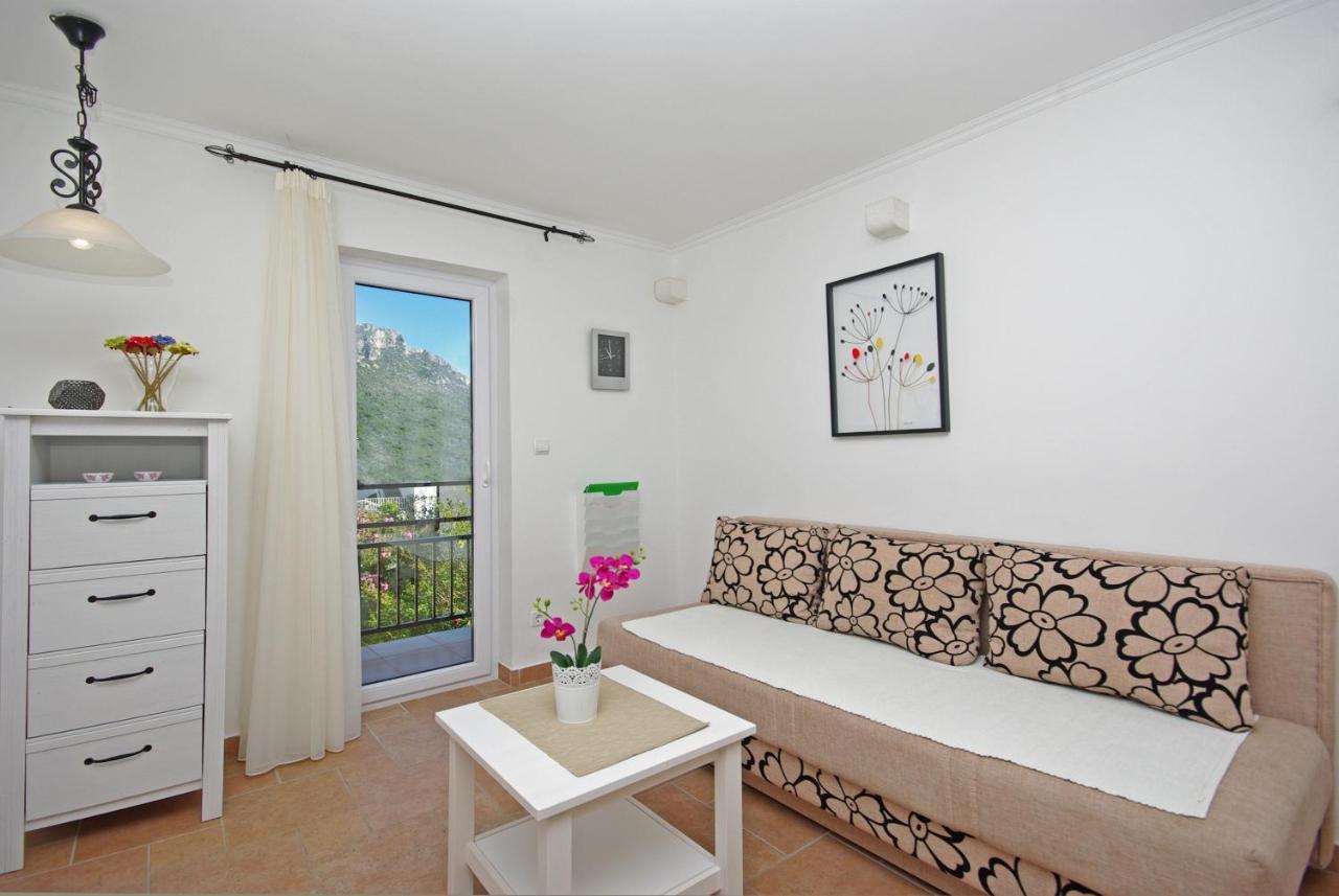 Appartement Steinhaus Dalmatien à Podaca Extérieur photo
