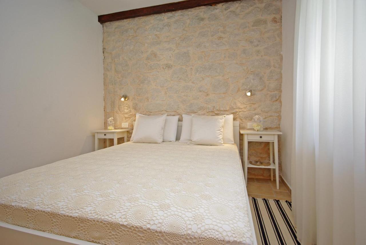 Appartement Steinhaus Dalmatien à Podaca Extérieur photo