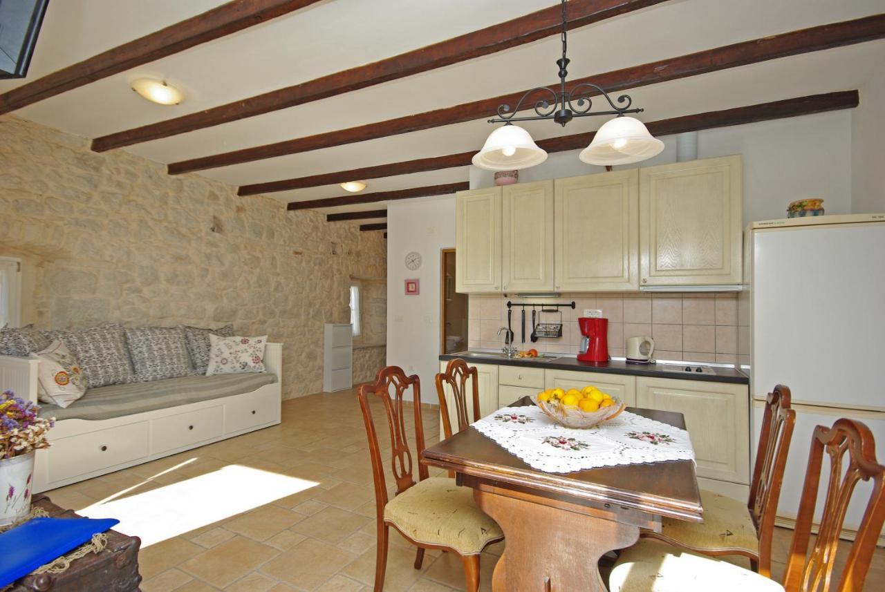 Appartement Steinhaus Dalmatien à Podaca Extérieur photo
